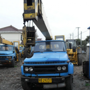 求購16噸四節(jié)臂吊車，20B， 25噸吊車