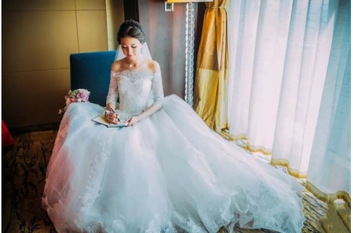 結(jié)婚婚紗選什么牌子的呢？什么牌子的婚紗好一點(diǎn)？中國(guó)婚紗十大品牌排行榜
