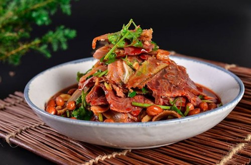 紫燕百味雞：國民日常熟食，走進30多萬家庭的餐桌